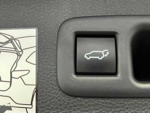 Certified 2024 Toyota Highlander XLE AWD/4WD image 15
