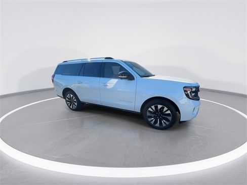 New 2026 Ford Expedition Max Platinum w/ Driver's Package image 2