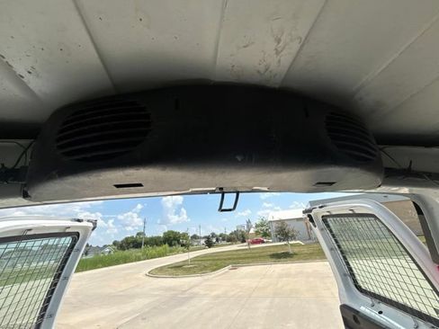 Used 2018 Chevrolet Express 2500 w/ Communications Package RWD image 20