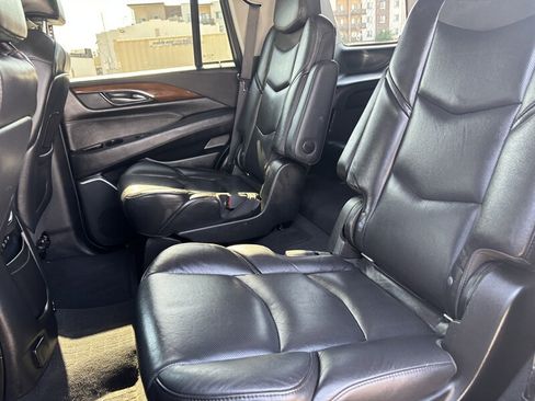 Used 2020 Cadillac Escalade Premium Luxury AWD/4WD image 35