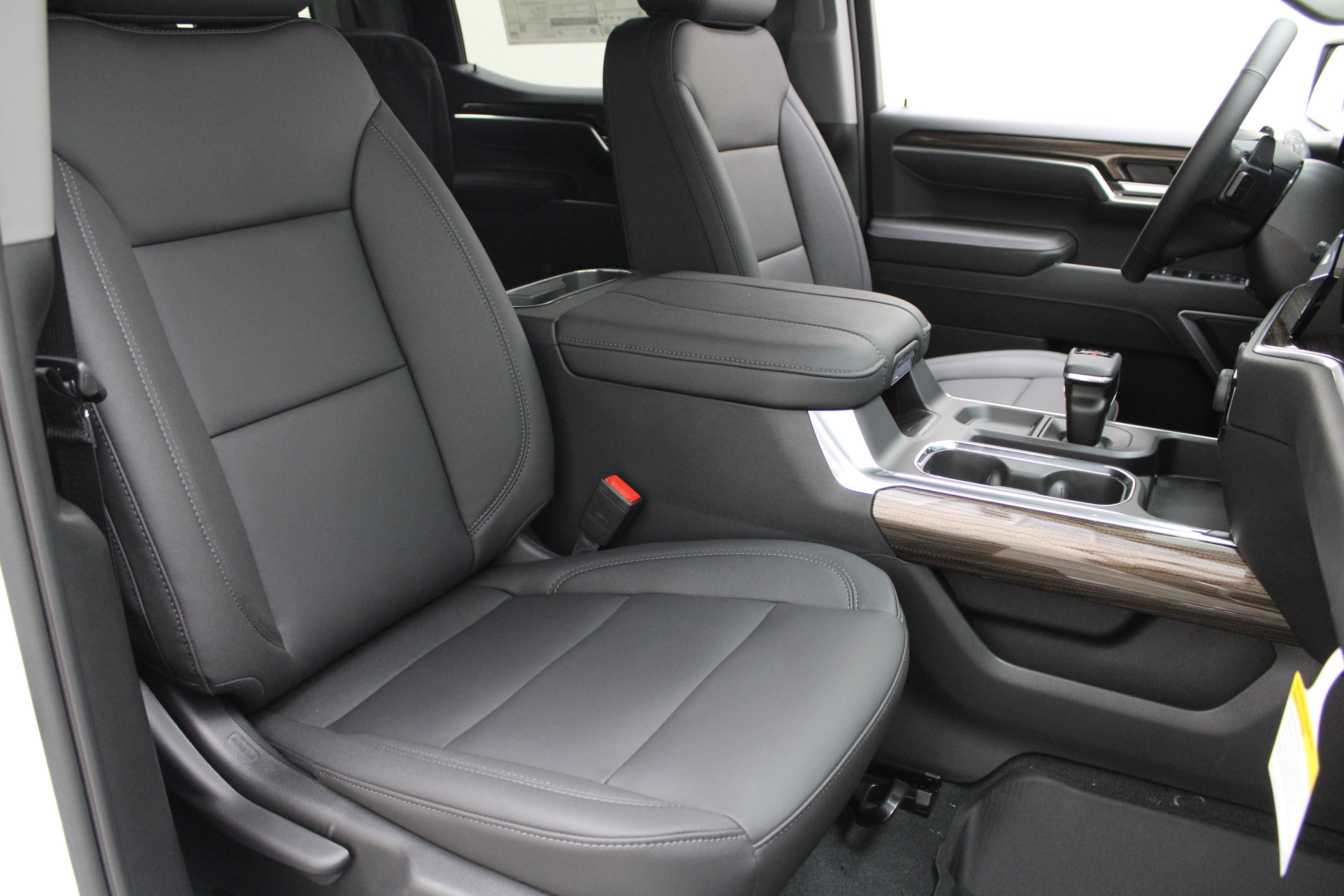New 2026 Chevrolet Silverado 1500 RST w/ RST All Star Premium Package AWD/4WD image 4