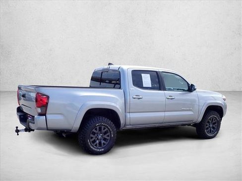 Used 2021 Toyota Tacoma SR5 w/ Technology Package AWD/4WD image 4
