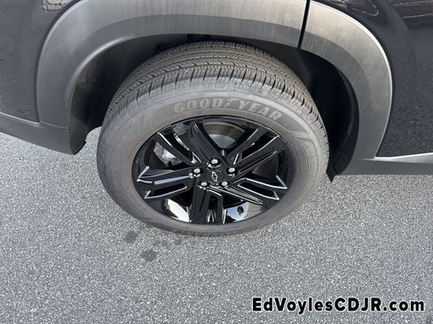 Used 2025 Chevrolet Trax ACTIV image 22