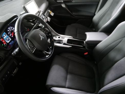 New 2025 Mitsubishi Eclipse Cross Black Edition image 4