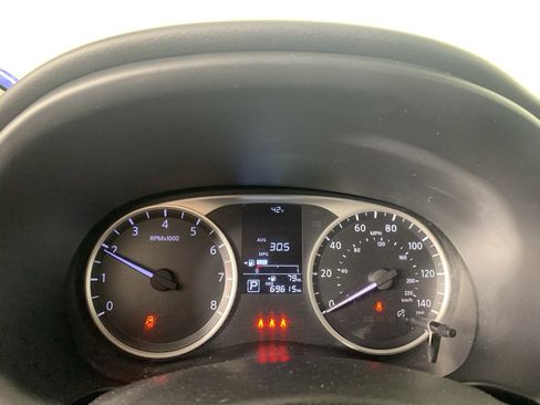 Used 2022 Nissan Kicks S image 22