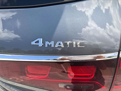 Used 2024 Mercedes-Benz GLS 450 4MATIC image 10