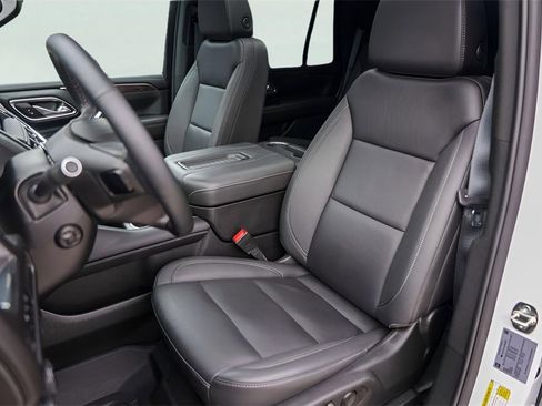 Used 2024 Chevrolet Tahoe Z71 w/ Off-Road Capability Package image 10