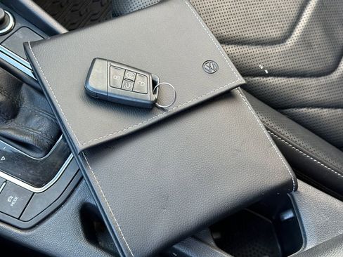 Used 2020 Volkswagen Jetta SEL Premium image 30