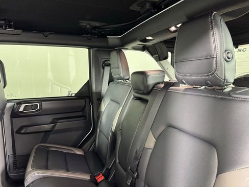 Used 2025 Ford Bronco Outer Banks image 32