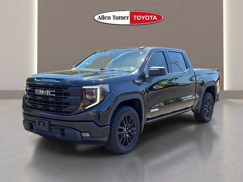 Used 2022 GMC Sierra 1500 Elevation w/ LPO, Elevation Black Package AWD/4WD image 3