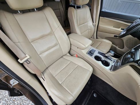 Used 2016 Jeep Grand Cherokee Limited w/ Luxury Group II image 33