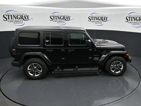 Used 2021 Jeep Wrangler Unlimited Sahara AWD/4WD image 25