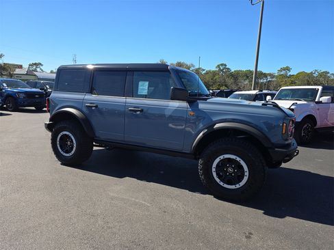 New 2025 Ford Bronco Badlands w/ Sasquatch Package image 2