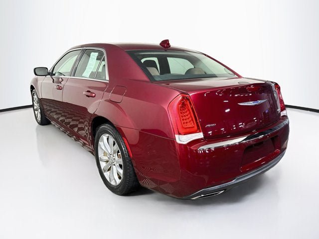 Used 2019 Chrysler 300 Touring w/ Driver Convenience Group AWD/4WD image 7