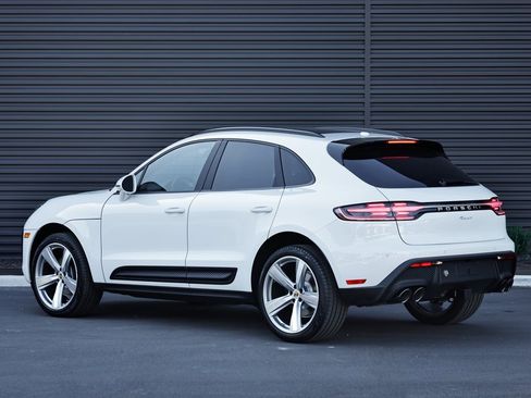 New 2026 Porsche Macan image 3