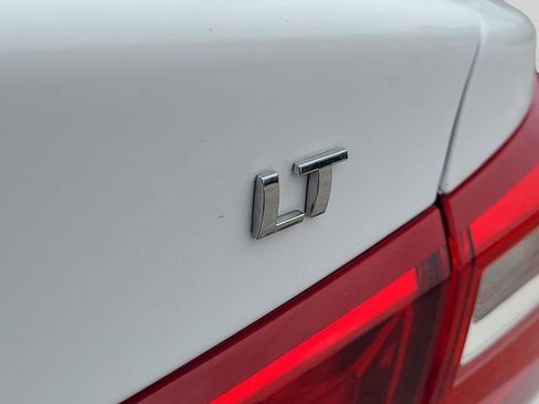 Used 2025 Chevrolet Malibu LT image 11