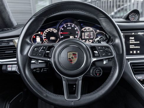 Used 2020 Porsche Panamera GTS image 26