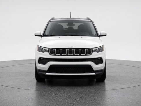 Used 2025 Jeep Compass Limited image 2