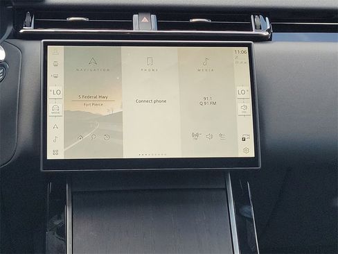 Used 2026 Land Rover Range Rover Velar S image 21