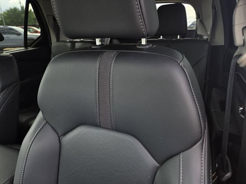 Used 2025 Honda Pilot EX-L image 15