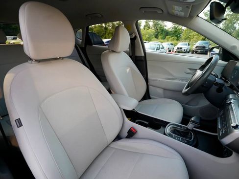 Used 2024 Hyundai Kona SEL AWD/4WD image 36