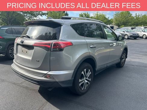 Used 2018 Toyota RAV4 LE FWD image 7