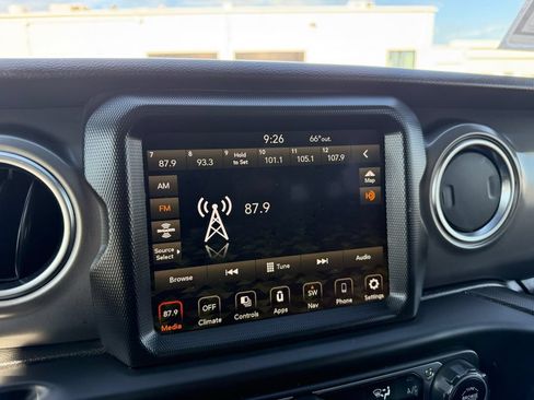 Used 2022 Jeep Wrangler Unlimited Rubicon 4xe AWD/4WD image 24