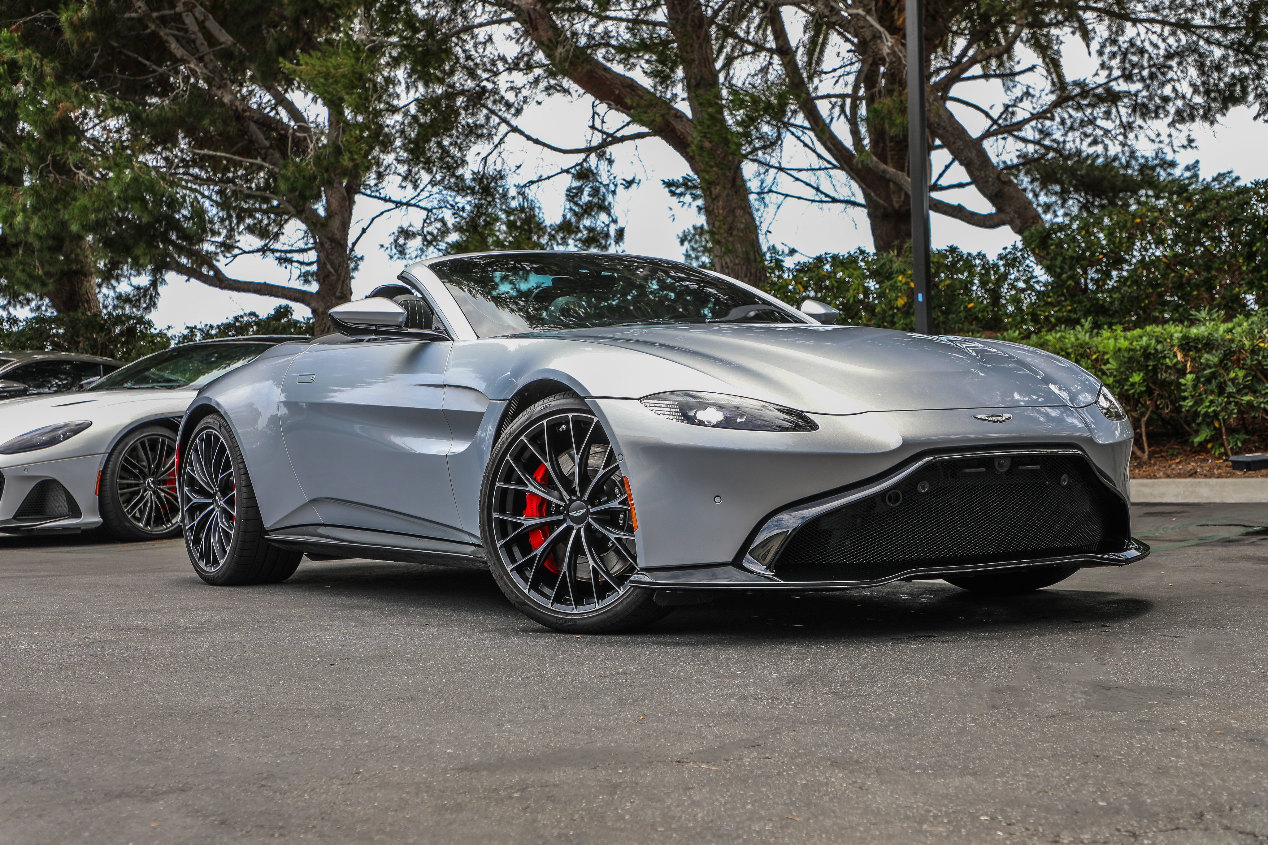 Used 2023 Aston Martin V8 Vantage Roadster RWD image 33