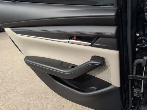 Used 2025 MAZDA MAZDA3 s image 8