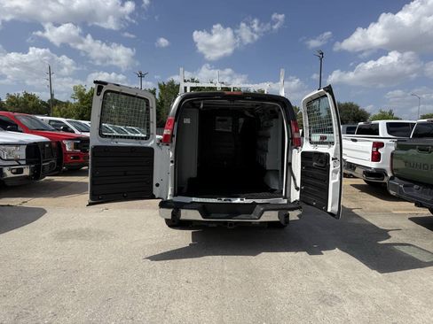 Used 2020 GMC Savana 2500 w/ Driver Convenience Package RWD image 25