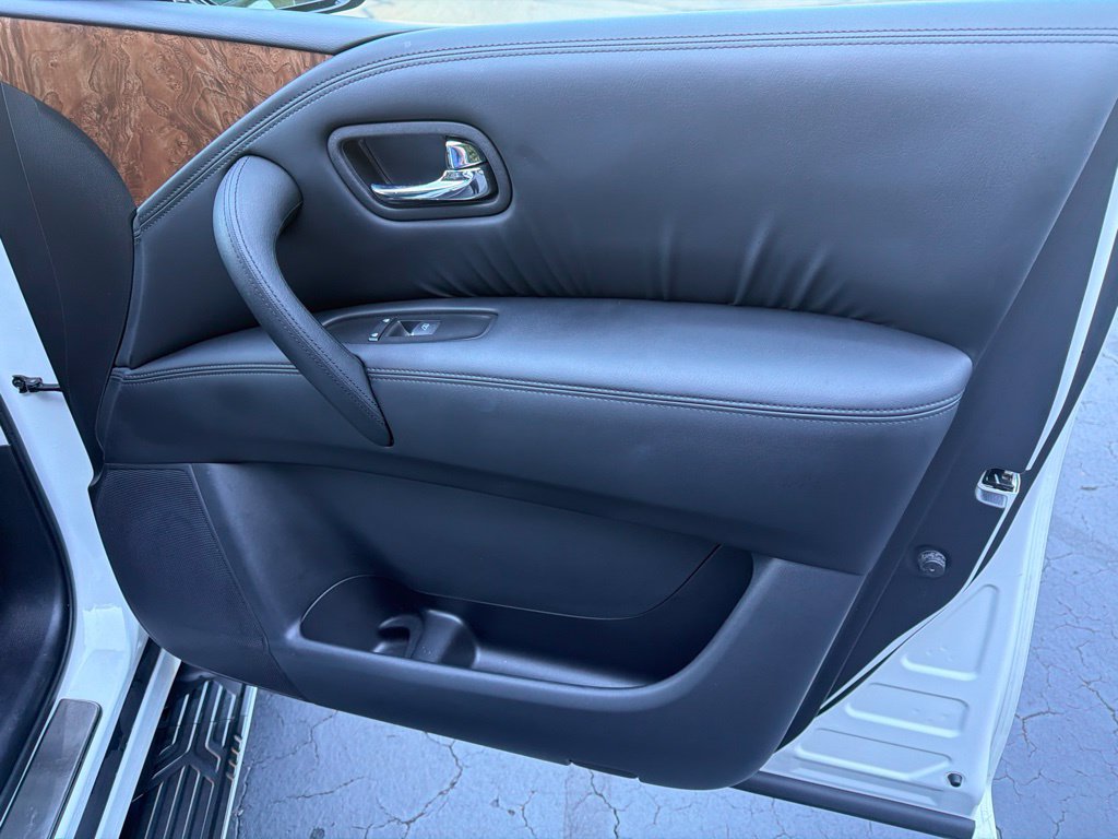 Used 2024 Nissan Armada SL w/ Captain's Chairs Package AWD/4WD image 17