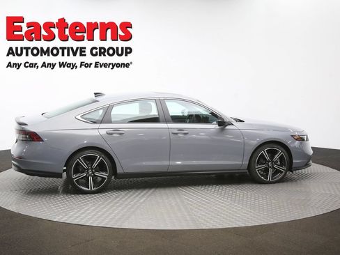 Used 2025 Honda Accord Sport image 41