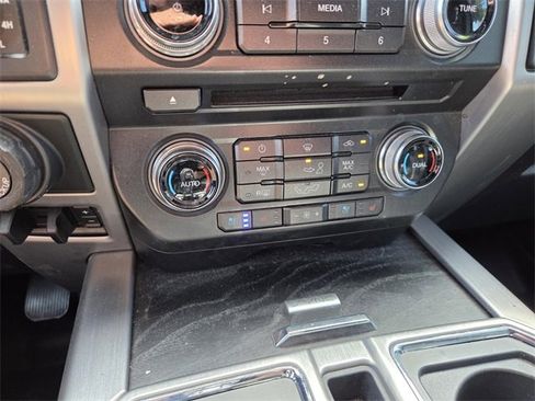 Used 2018 Ford F150 Platinum w/ Equipment Group 701A Luxury image 27