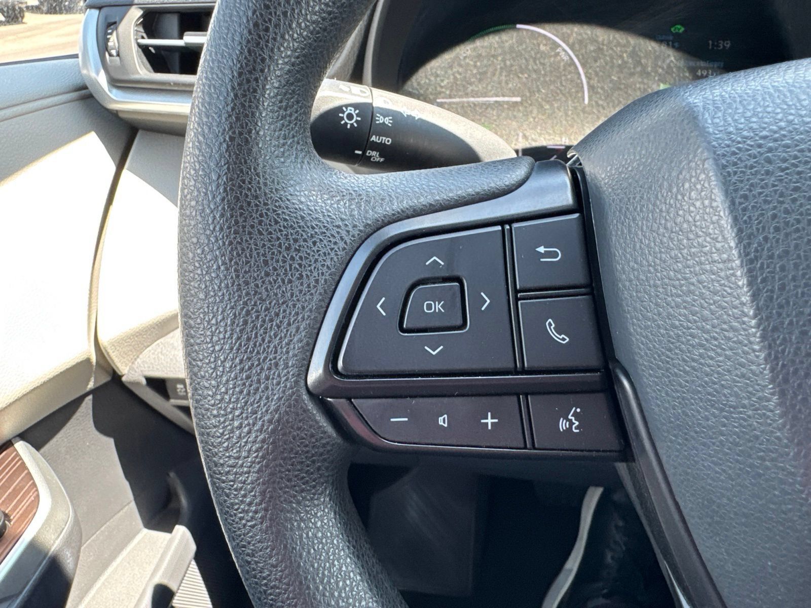 Used 2024 Toyota Sienna LE FWD image 21