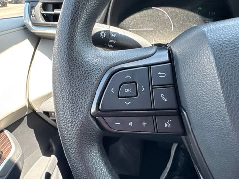 Used 2024 Toyota Sienna LE FWD image 21