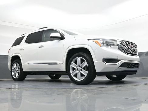 Used 2019 GMC Acadia Denali w/ Technology Package FWD image 30