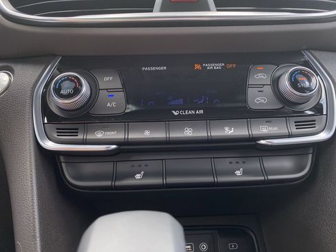 Used 2020 Hyundai Santa Fe SEL w/ Convenience + Premium Package image 19