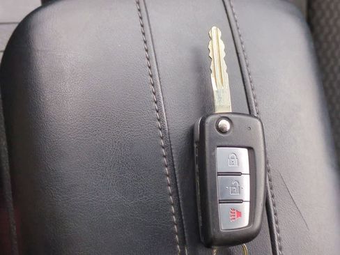 Used 2018 Nissan Rogue Sport S image 32