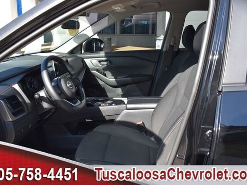 Used 2024 Nissan Rogue S image 18