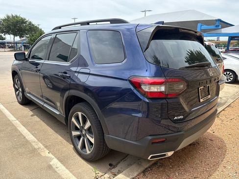 Certified 2025 Honda Pilot Touring image 8