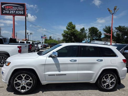 Used 2019 Jeep Grand Cherokee Overland RWD image 5