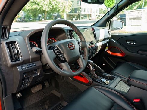 New 2025 Nissan Frontier PRO-4X w/ Pro Premium Package image 25