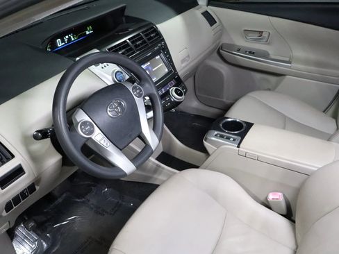 Used 2012 Toyota Prius V Five image 8