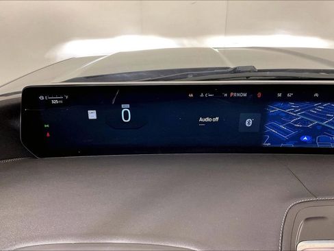 Used 2025 Ford Expedition Platinum image 30