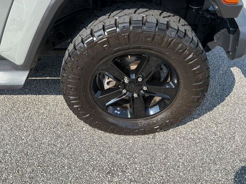 Used 2021 Jeep Wrangler Unlimited Sahara AWD/4WD image 39