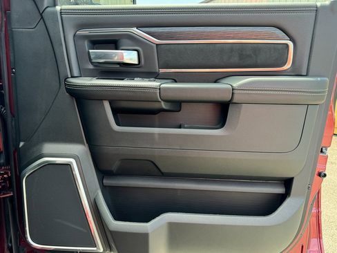 Used 2024 RAM 2500 Laramie w/ Night Edition image 28