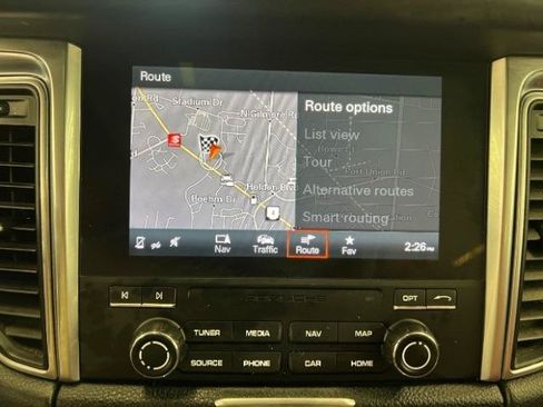 Used 2018 Porsche Macan AWD/4WD image 27
