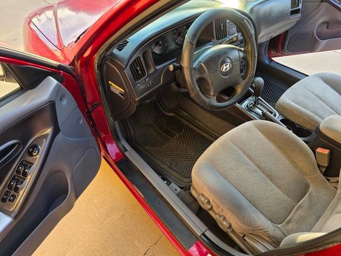 Used 2005 Hyundai Elantra GLS image 7