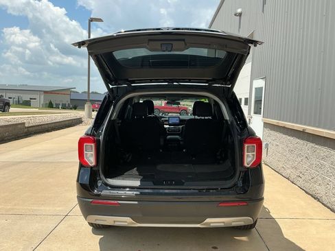 Used 2022 Ford Explorer XLT w/ Equipment Group 202A AWD/4WD image 22