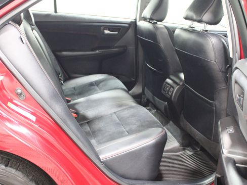 Used 2017 Toyota Camry XSE w/ Advanced Technology Package FWD image 28